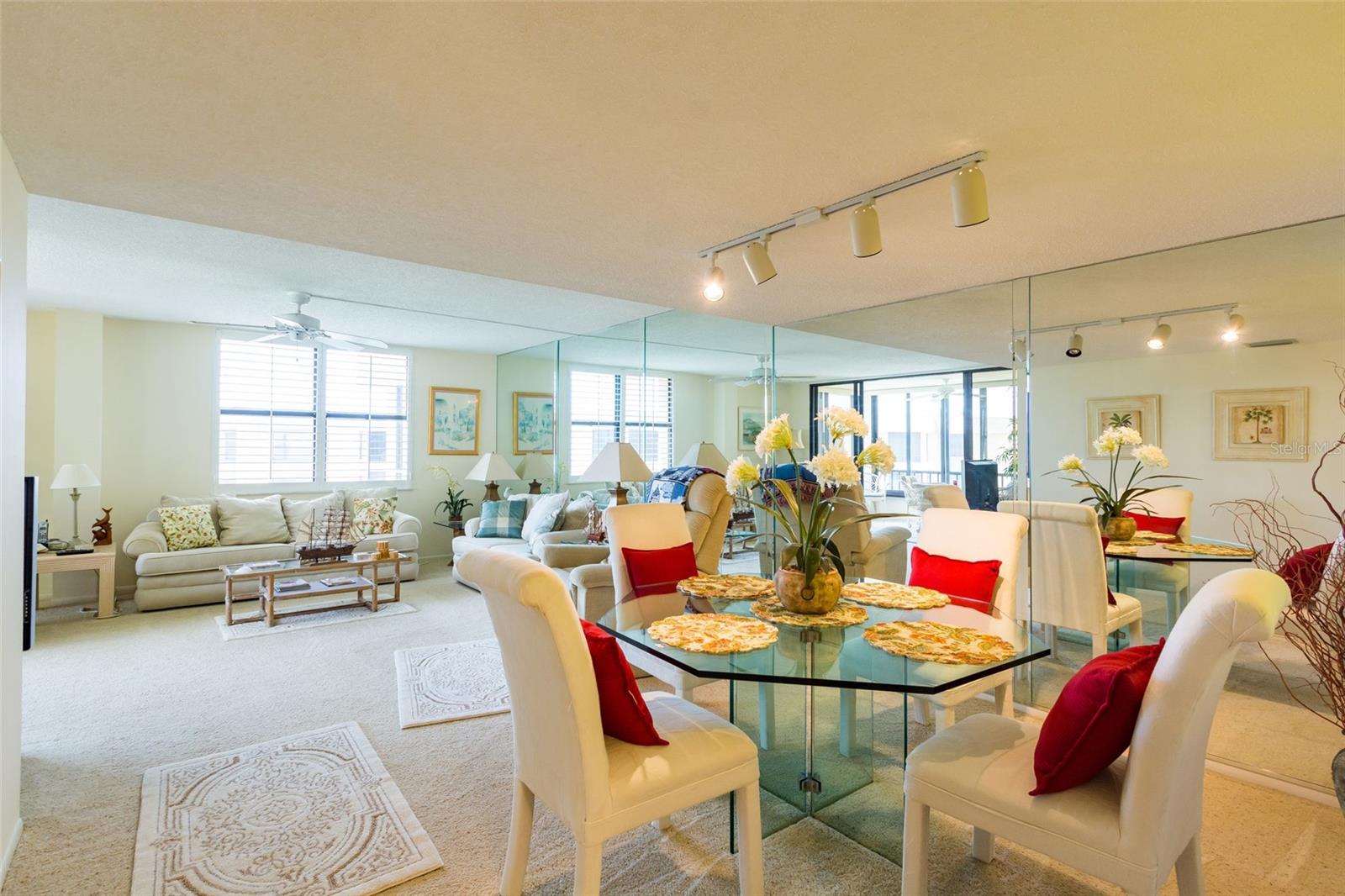 ISLAND REEF - Residential Lease