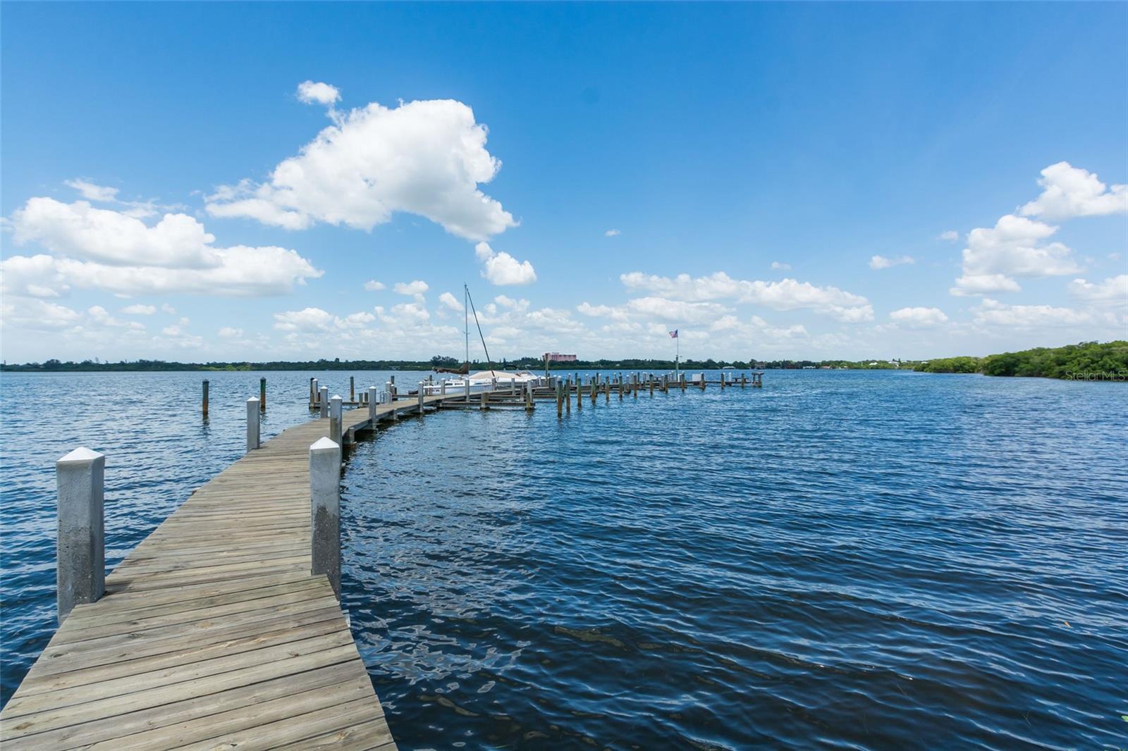 ISLAND REEF - Residential Lease