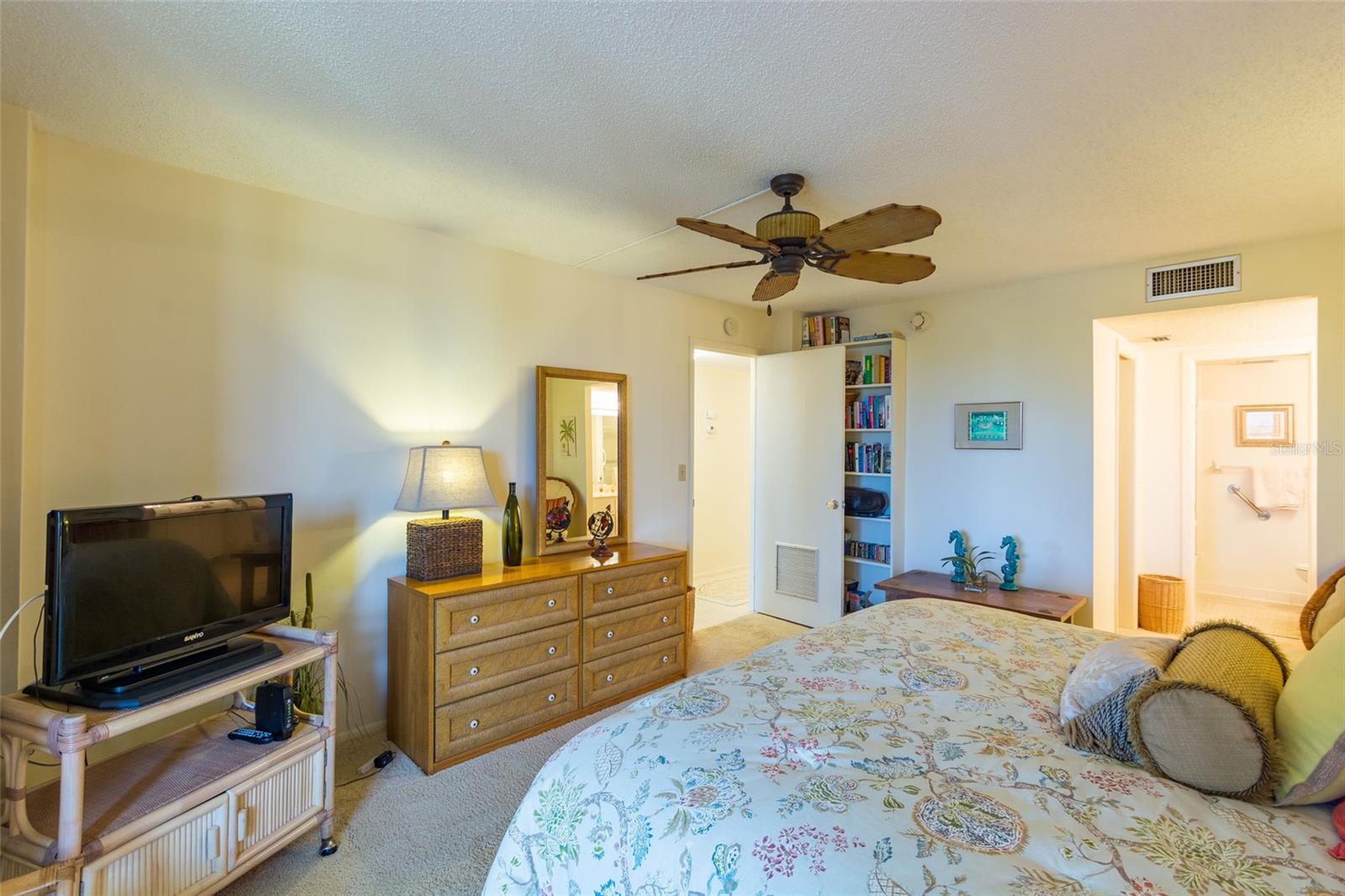 ISLAND REEF - Residential Lease