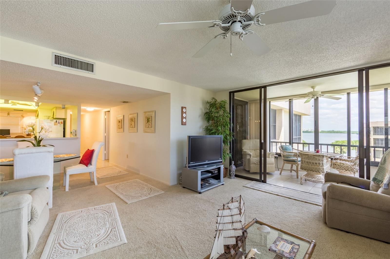 ISLAND REEF - Residential Lease