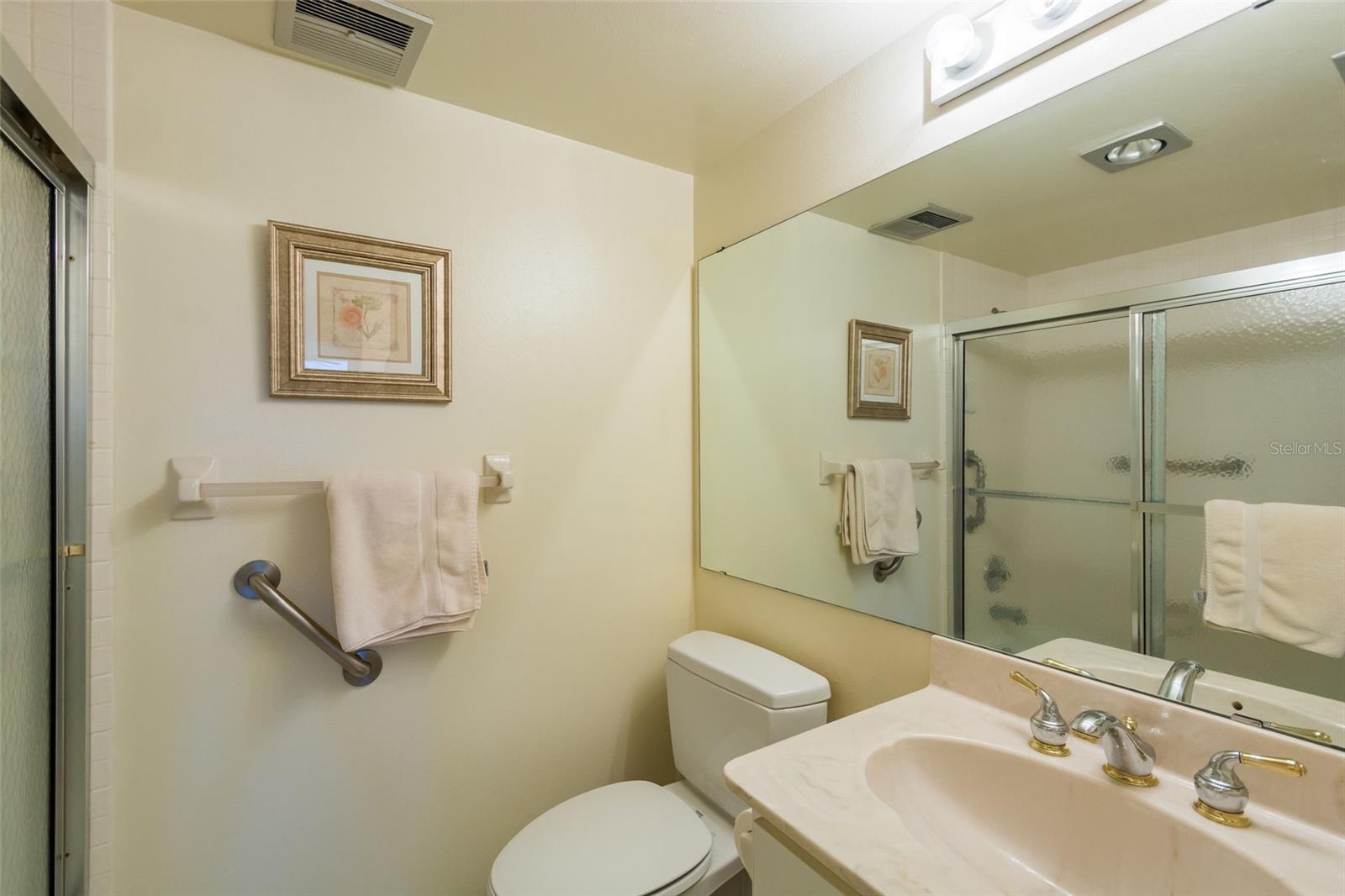 ISLAND REEF - Residential Lease