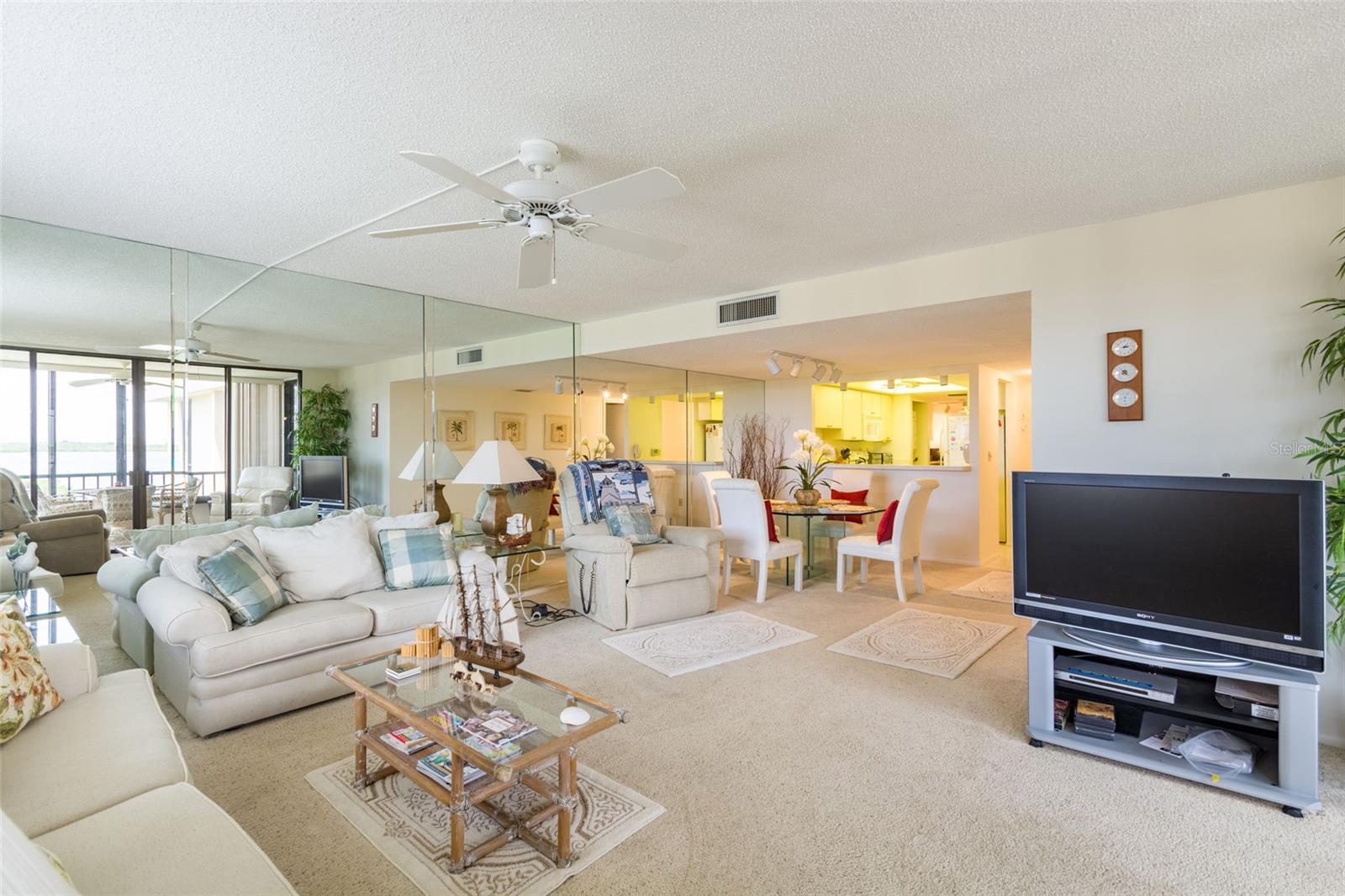 ISLAND REEF - Residential Lease