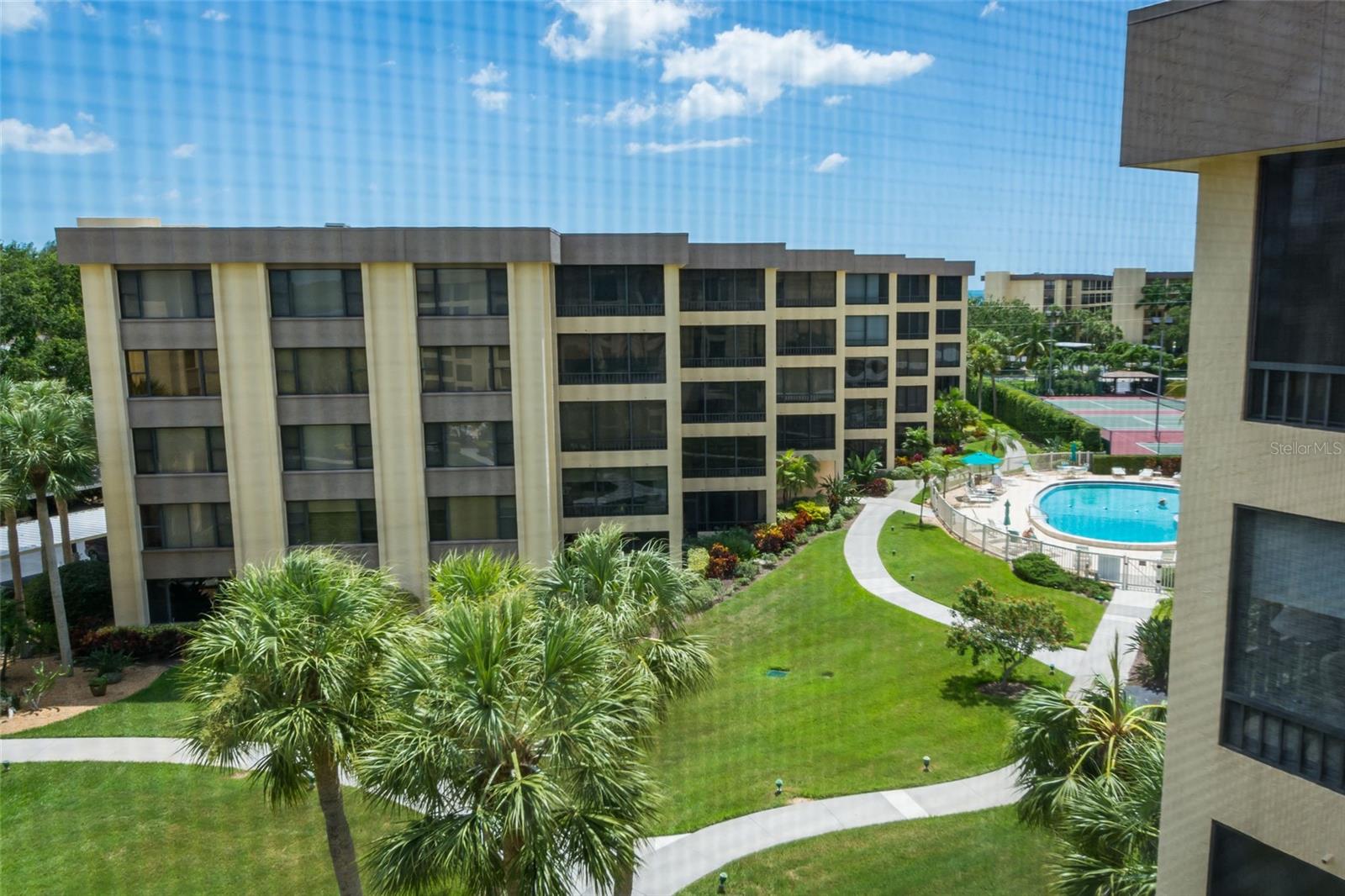 ISLAND REEF - Residential Lease