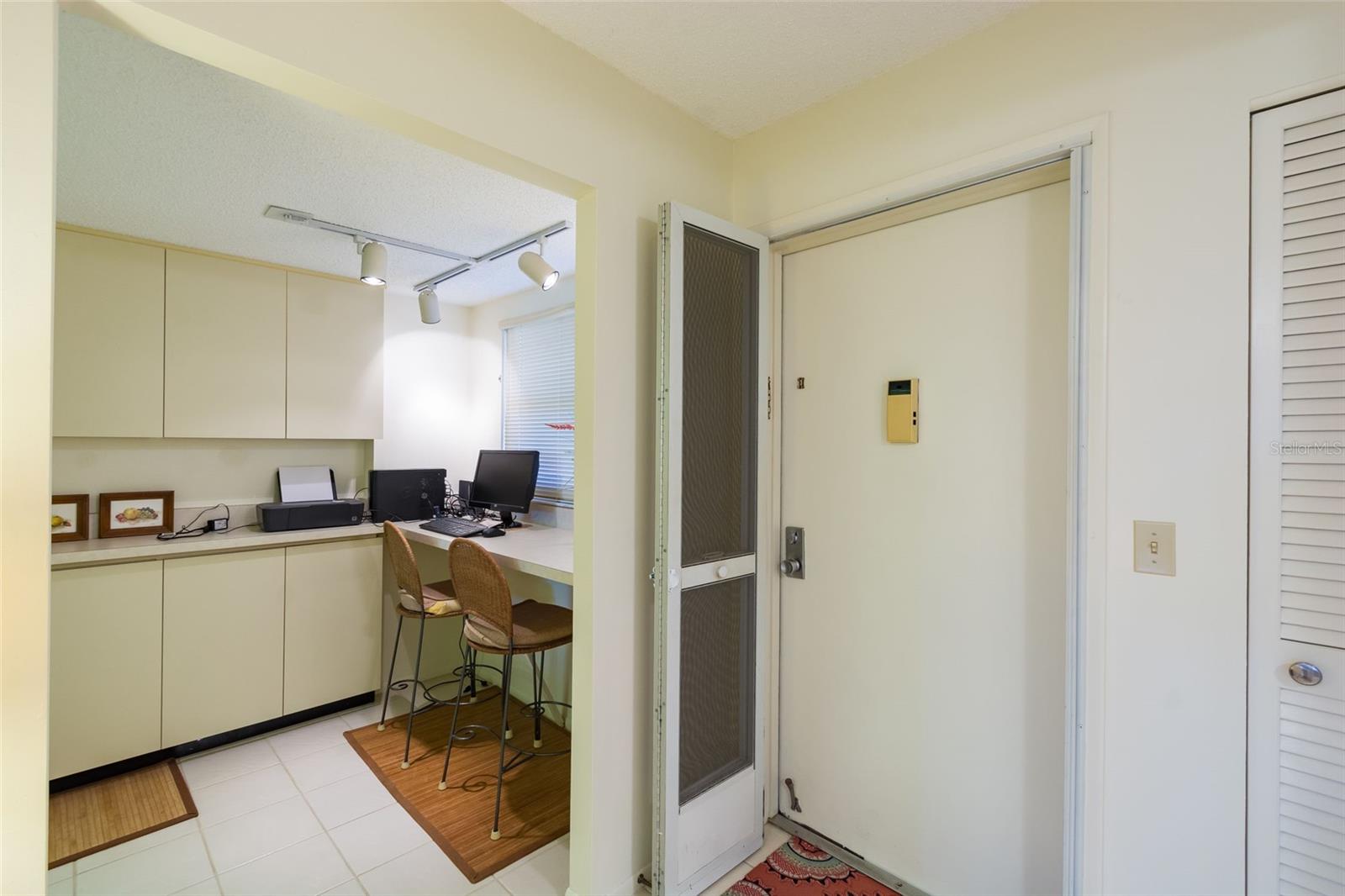 ISLAND REEF - Residential Lease