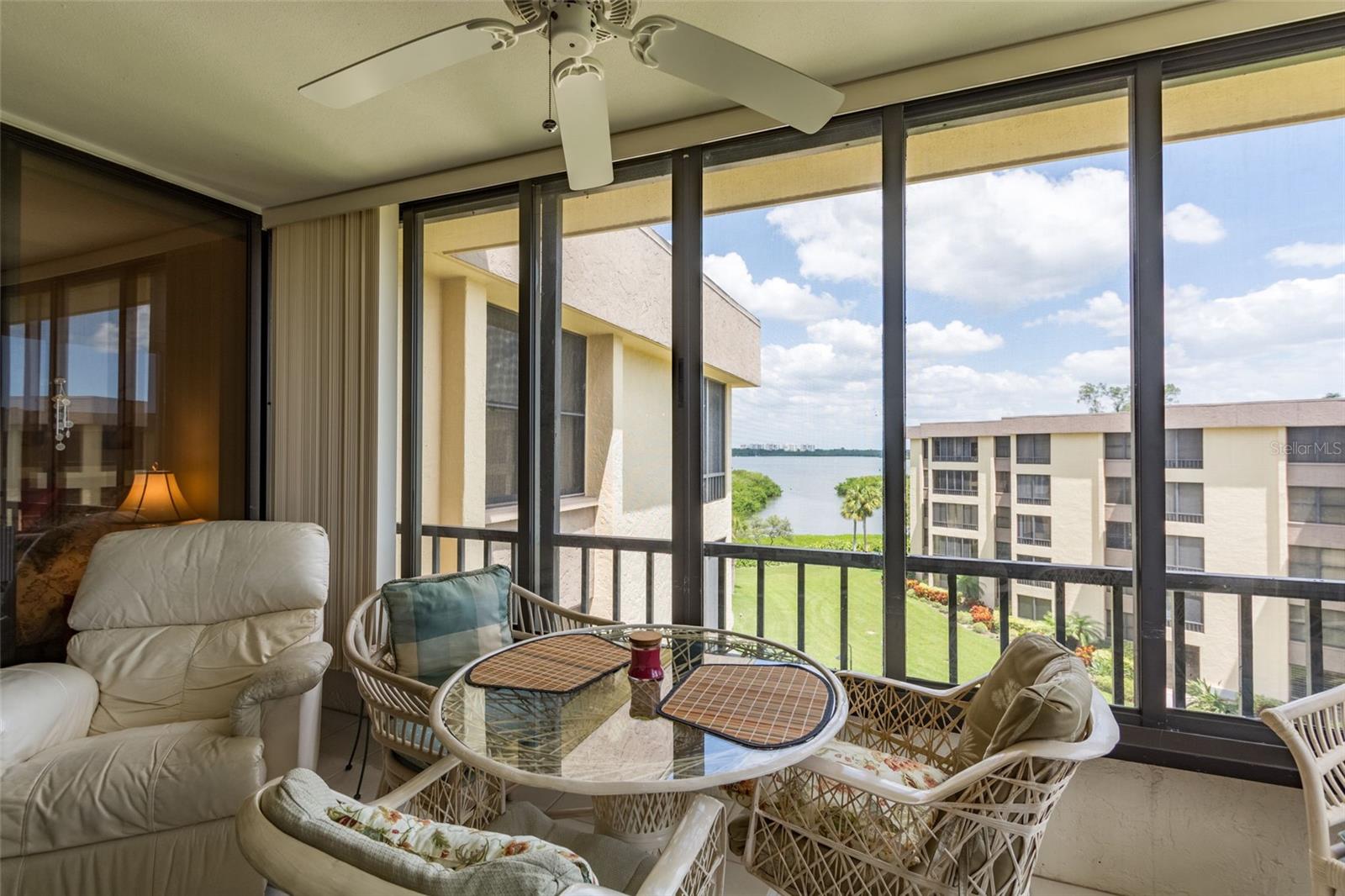 ISLAND REEF - Residential Lease