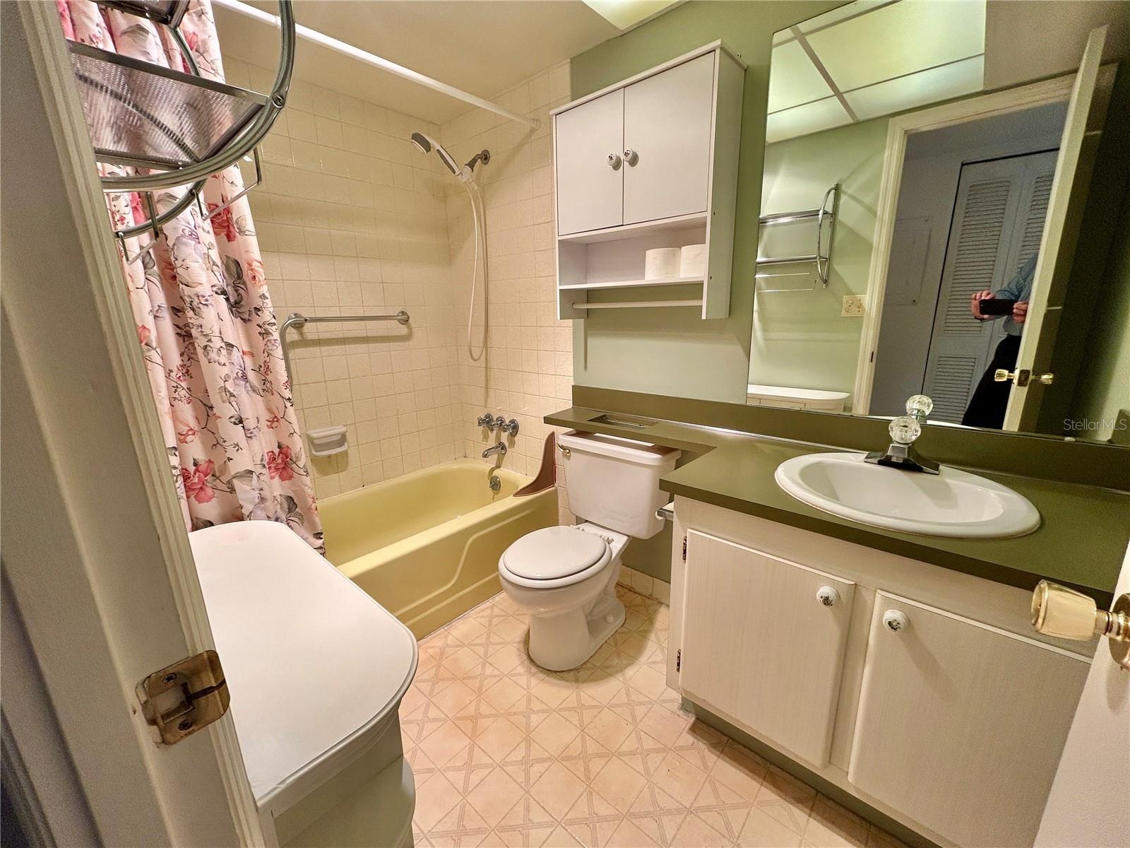 CROSSWINDS COLONY ONE CONDO - Residential