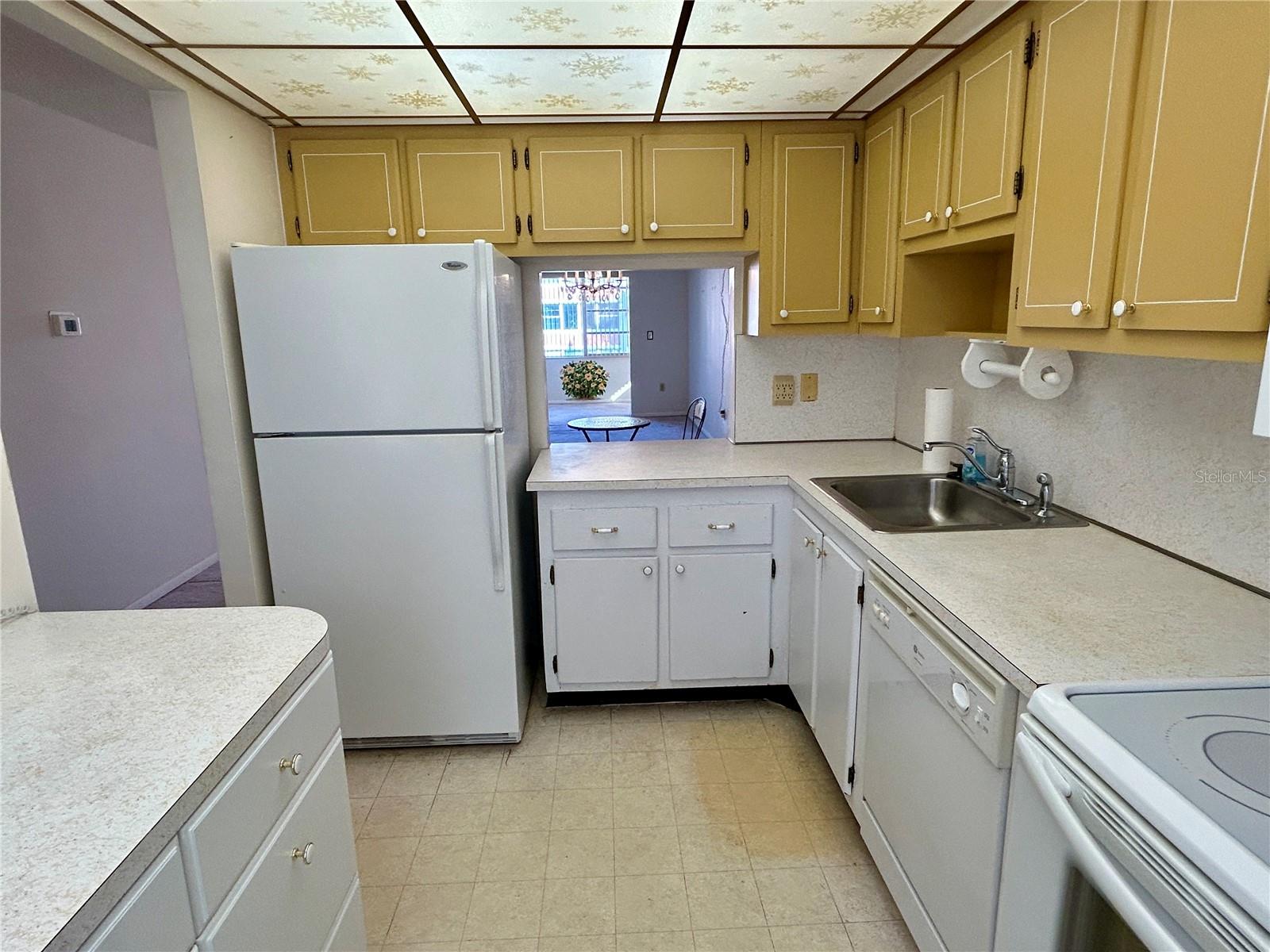 CROSSWINDS COLONY ONE CONDO - Residential