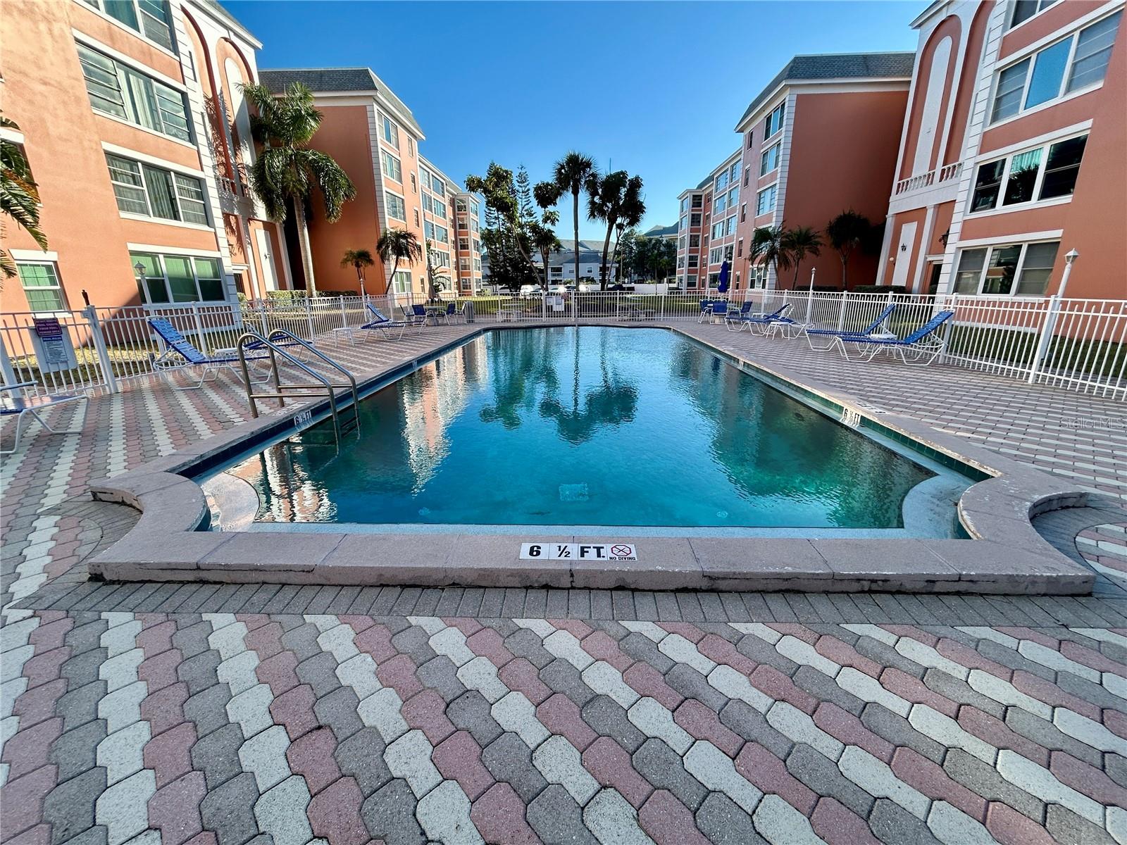 CROSSWINDS COLONY ONE CONDO - Residential