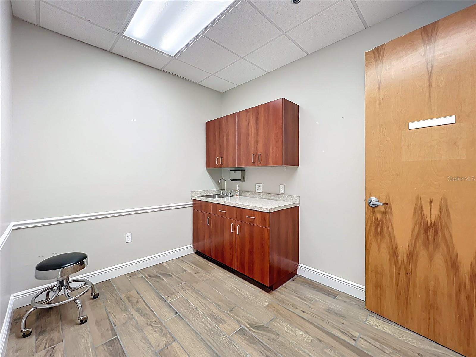 METROWEST PROFFESIONAL PLAZA C - Commercial Lease