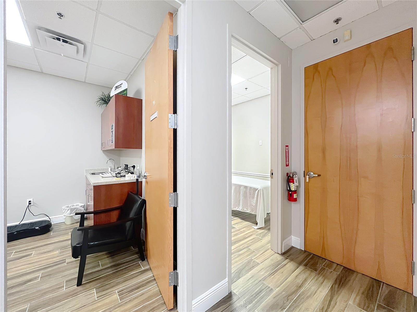 METROWEST PROFFESIONAL PLAZA C - Commercial Lease