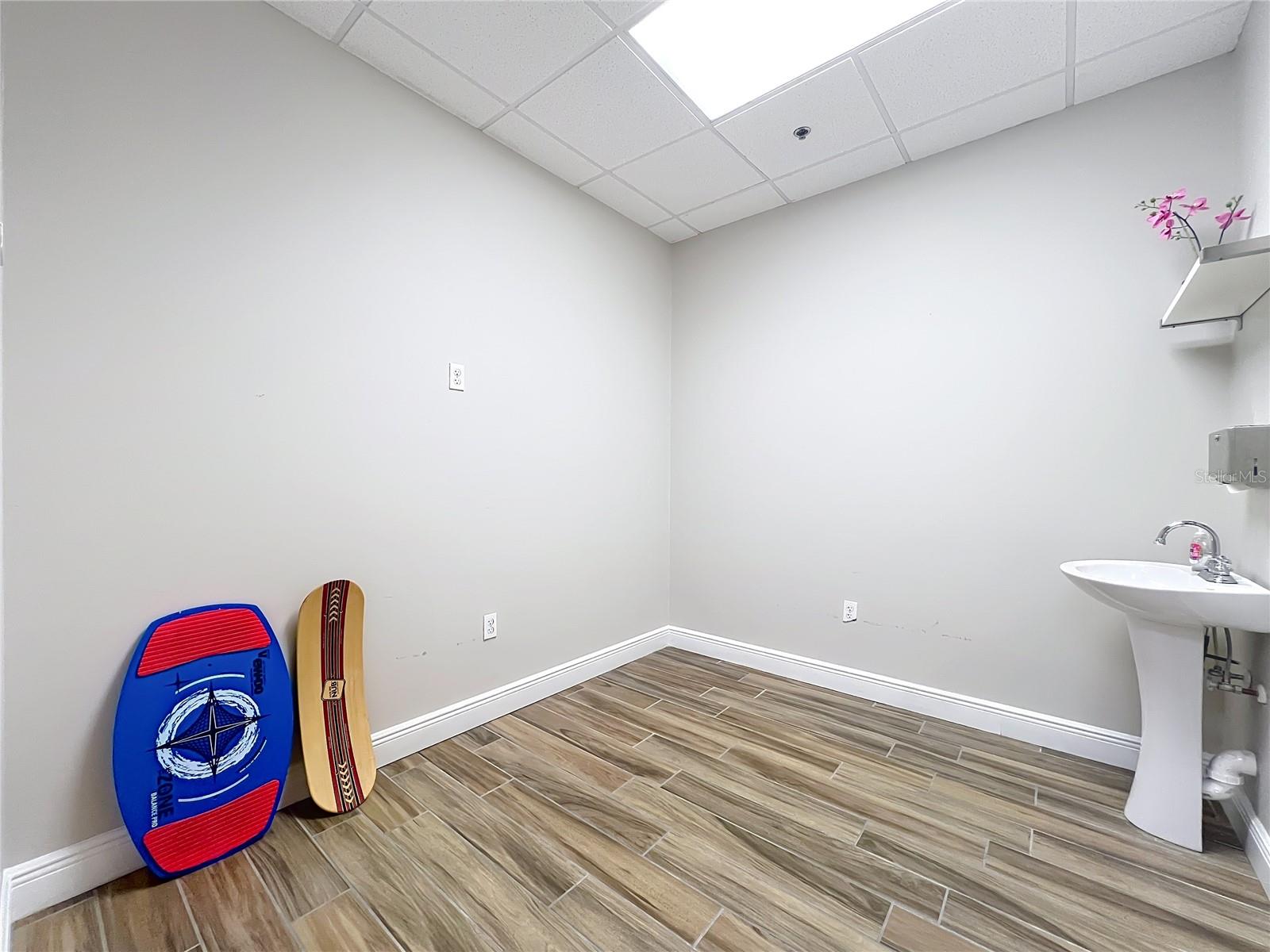 METROWEST PROFFESIONAL PLAZA C - Commercial Lease