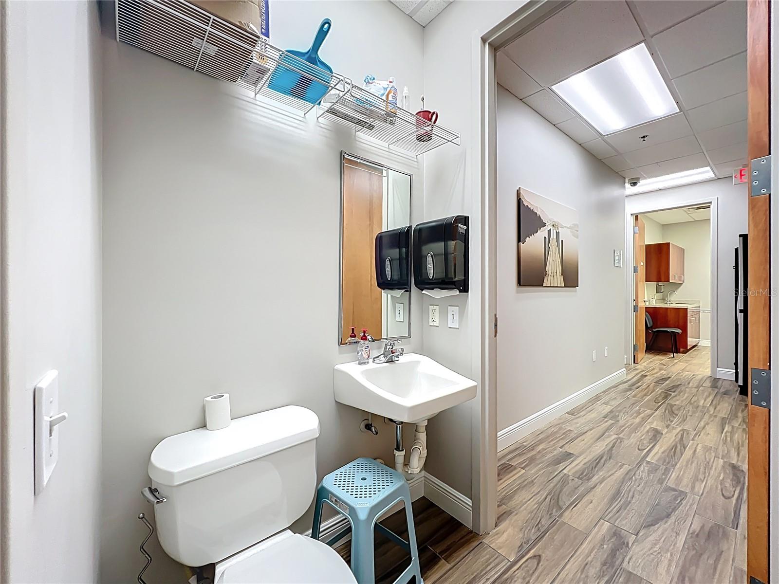 METROWEST PROFFESIONAL PLAZA C - Commercial Lease