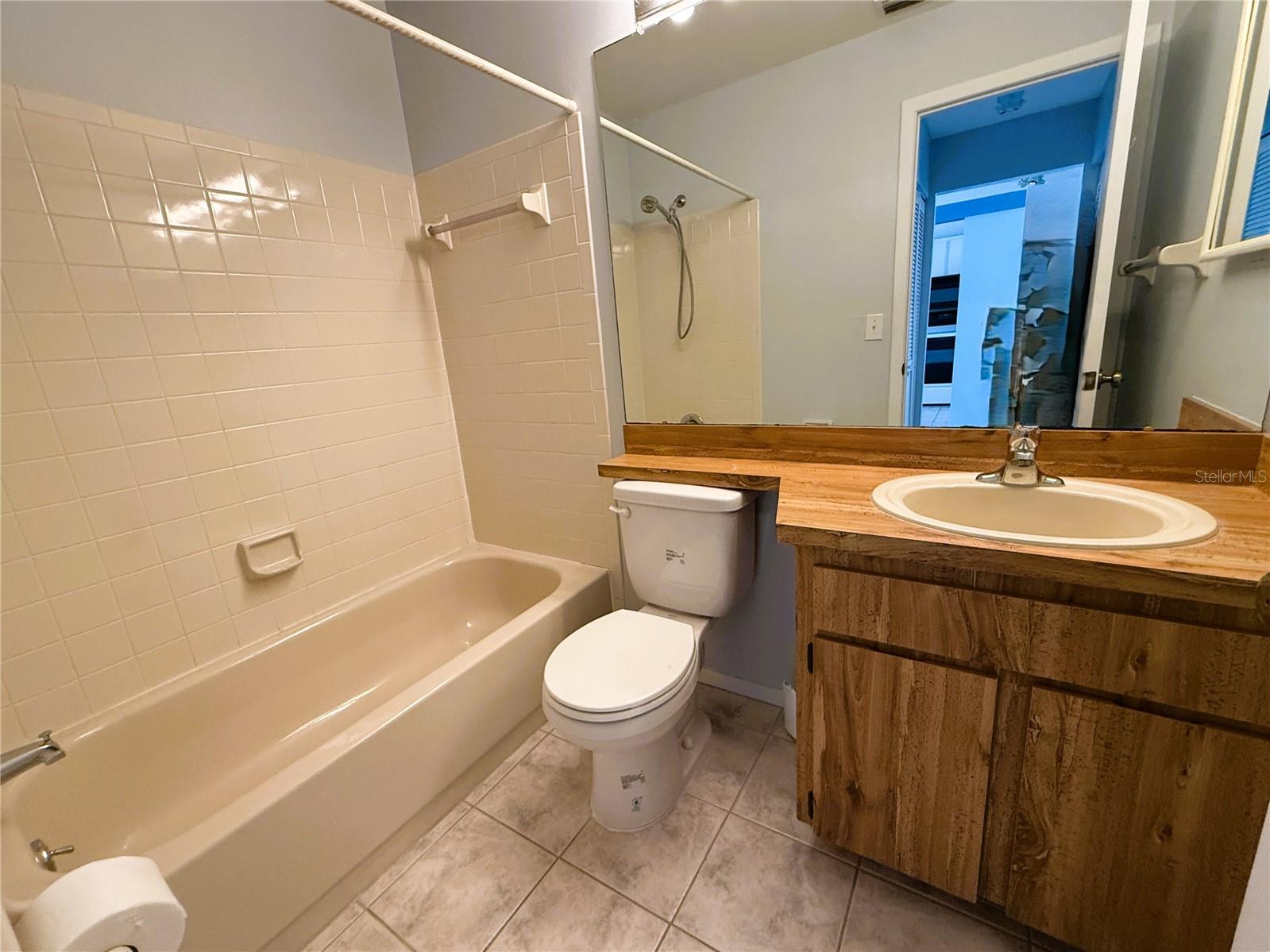 SUN KETCH CONDO - Residential Lease