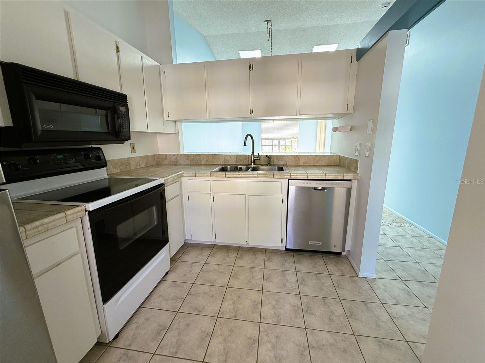SUN KETCH CONDO - Residential Lease