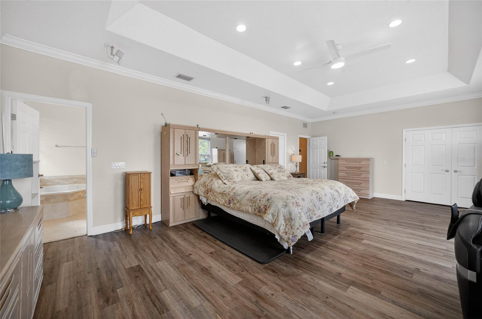 LAKEVIEW RESERVE - Residential