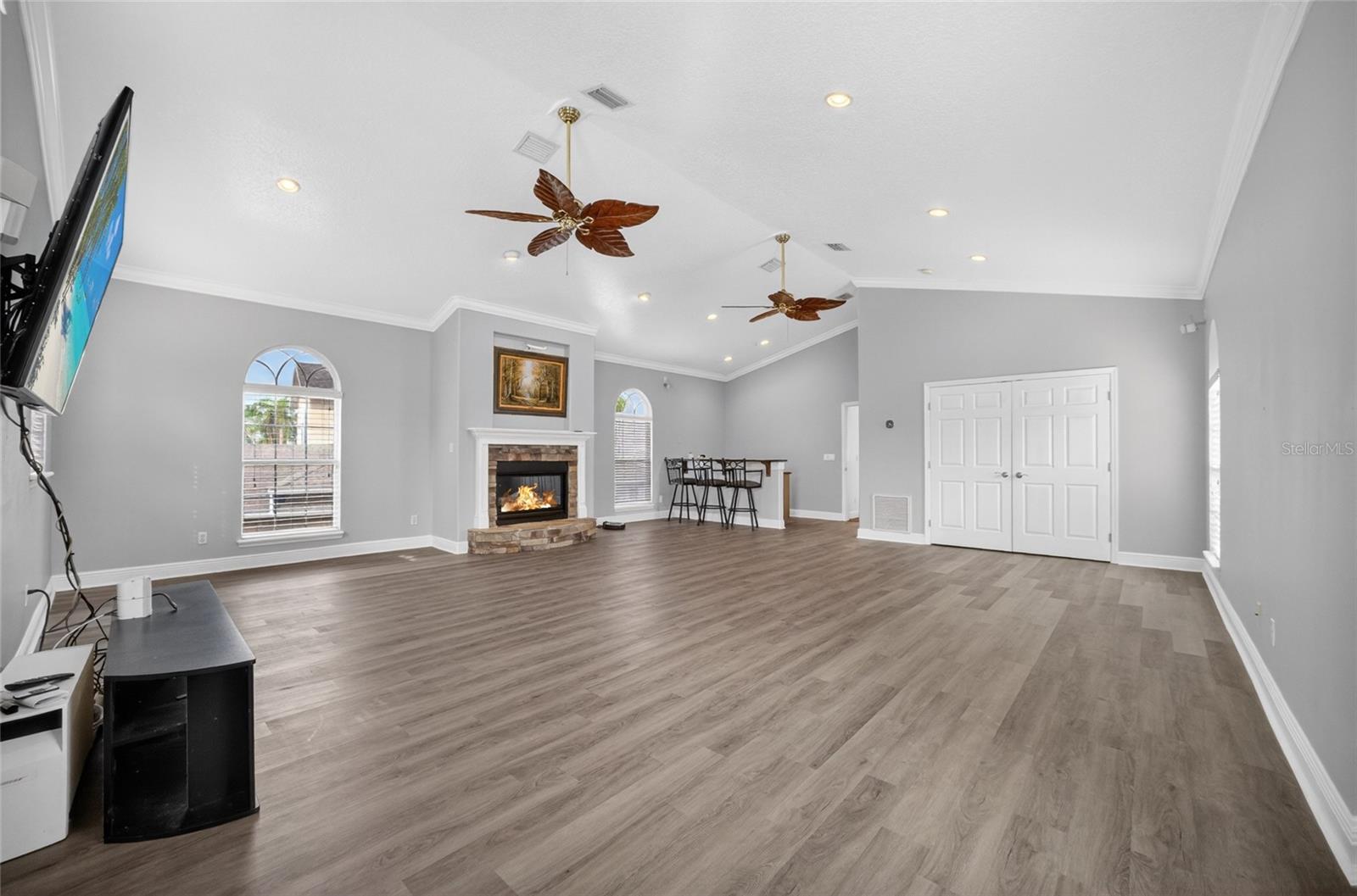 LAKEVIEW RESERVE - Residential