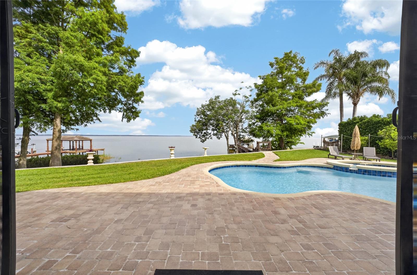 LAKEVIEW RESERVE - Residential