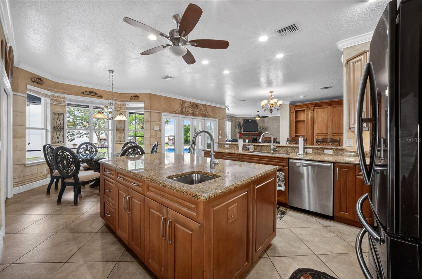 LAKEVIEW RESERVE - Residential