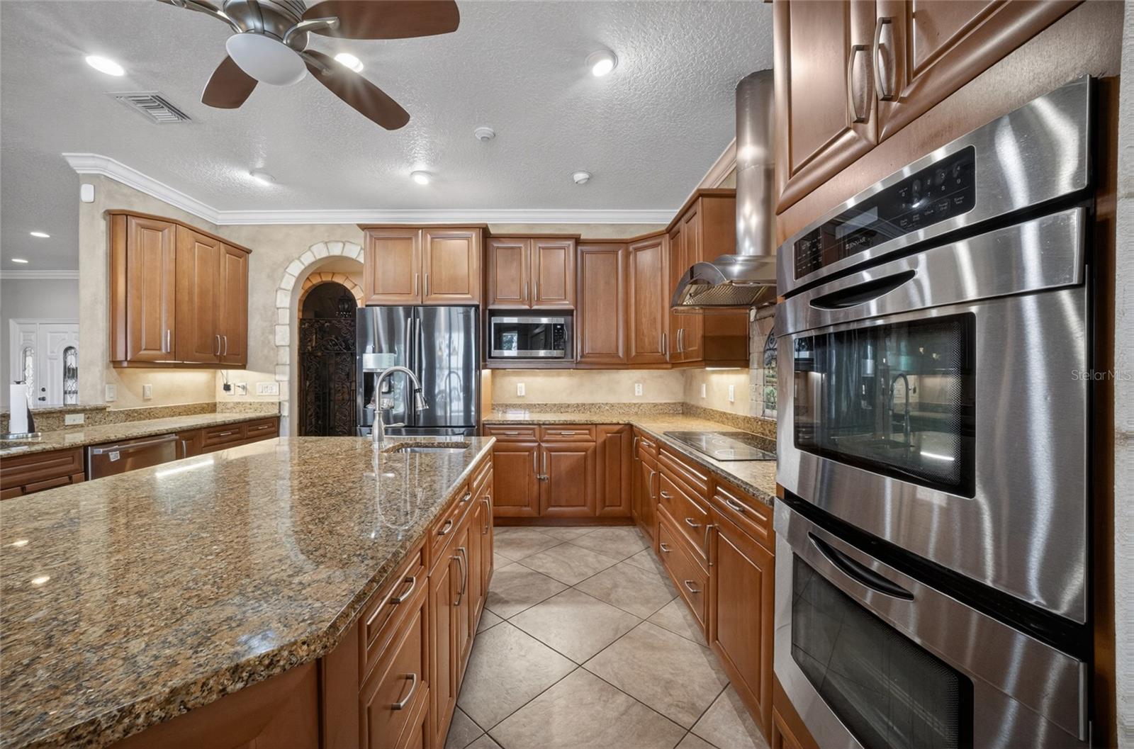 LAKEVIEW RESERVE - Residential