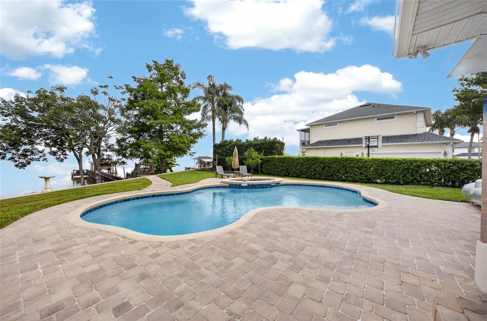 LAKEVIEW RESERVE - Residential
