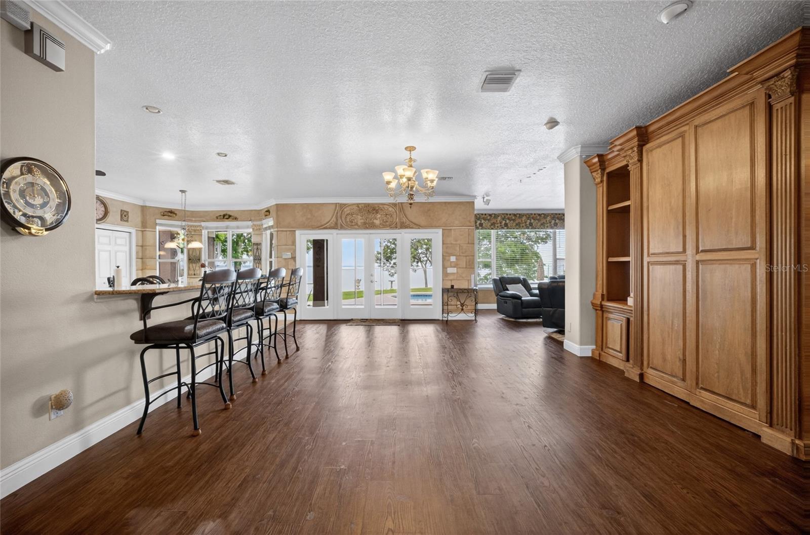 LAKEVIEW RESERVE - Residential
