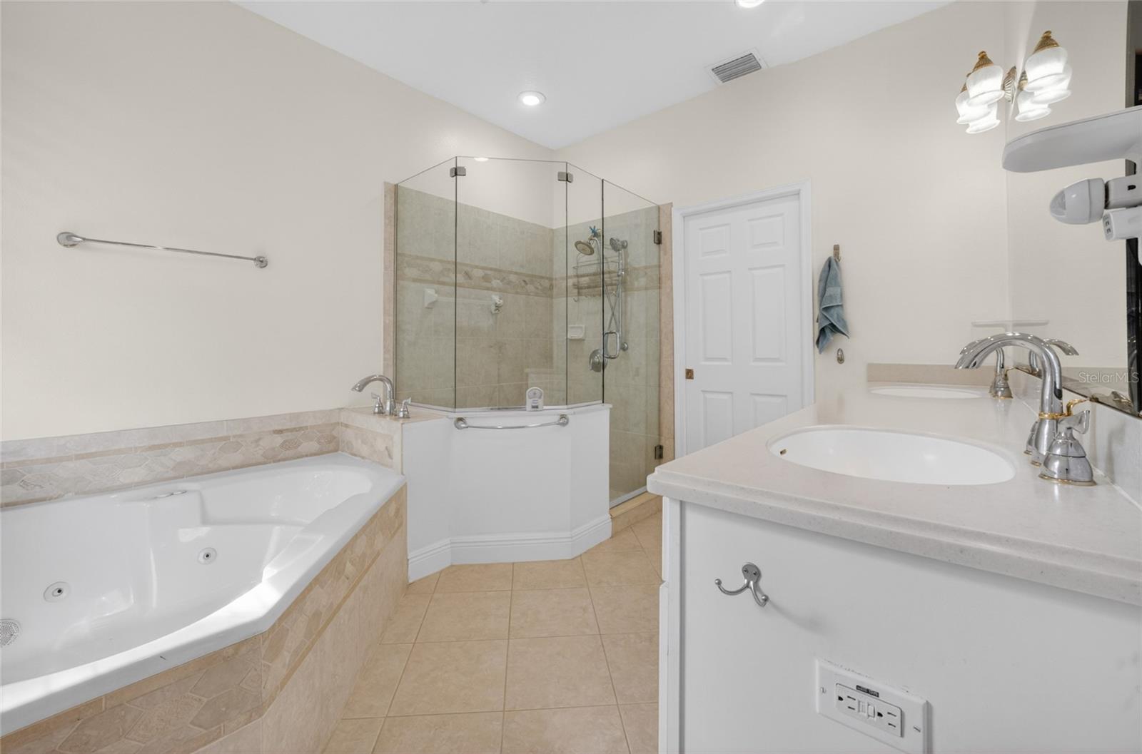 LAKEVIEW RESERVE - Residential