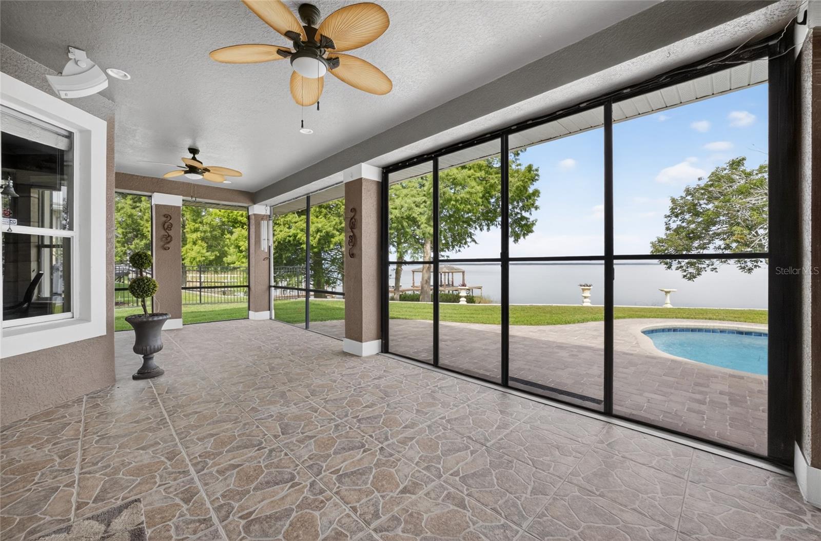 LAKEVIEW RESERVE - Residential