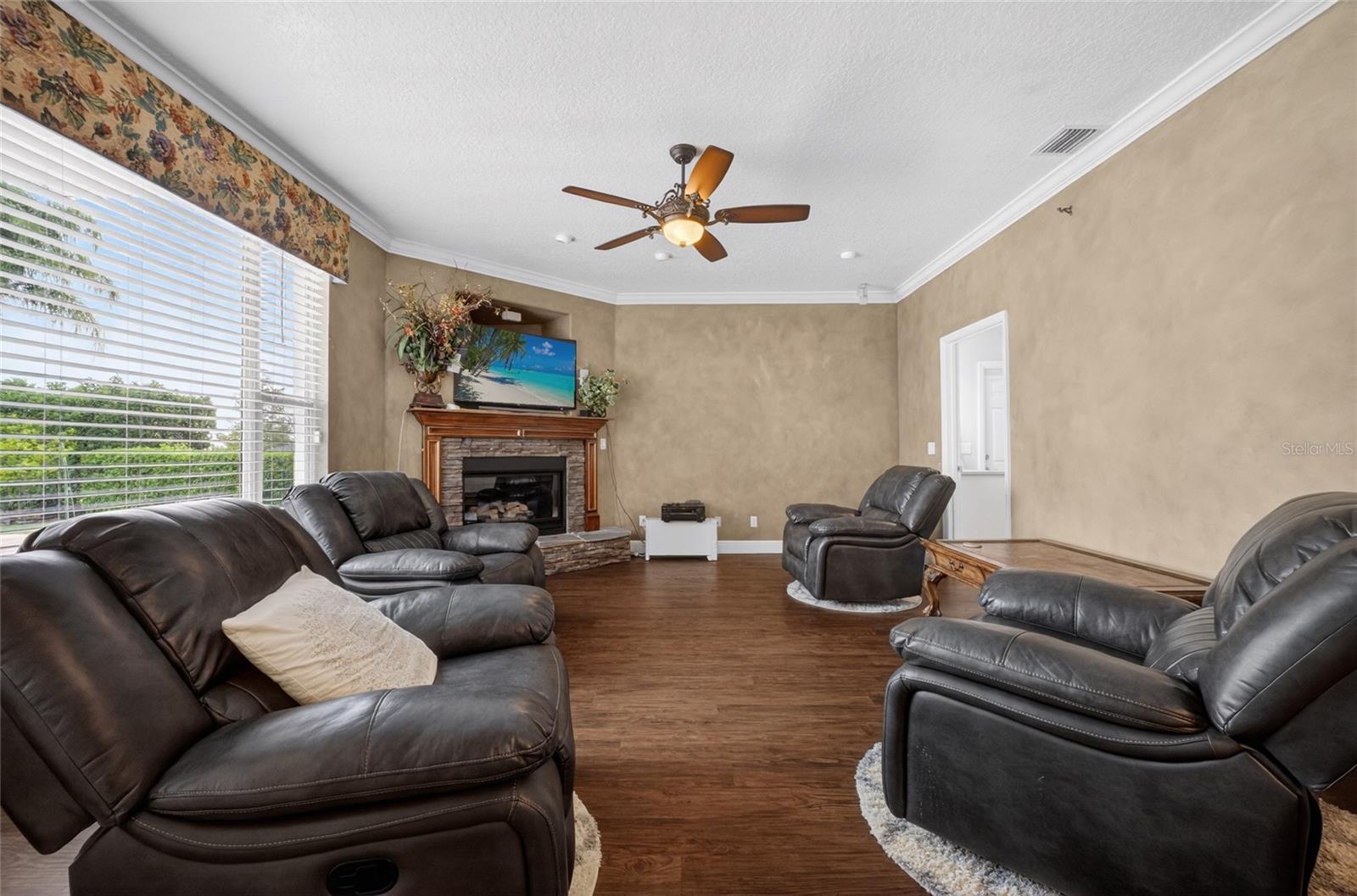 LAKEVIEW RESERVE - Residential