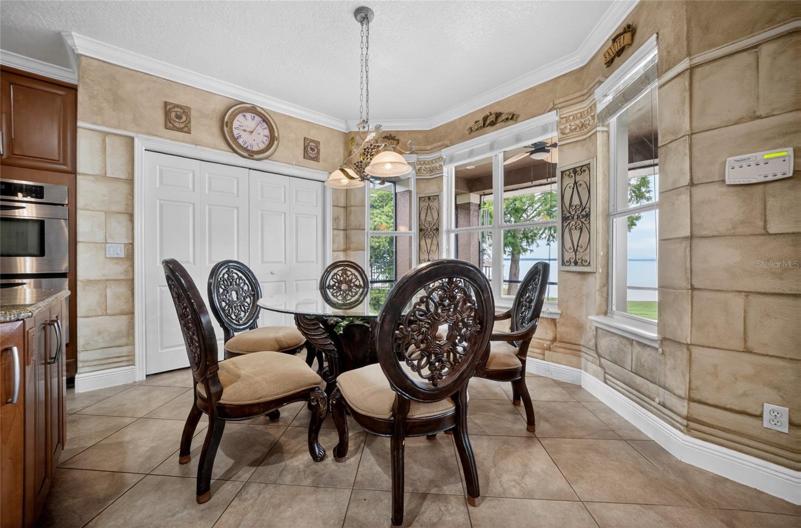 LAKEVIEW RESERVE - Residential