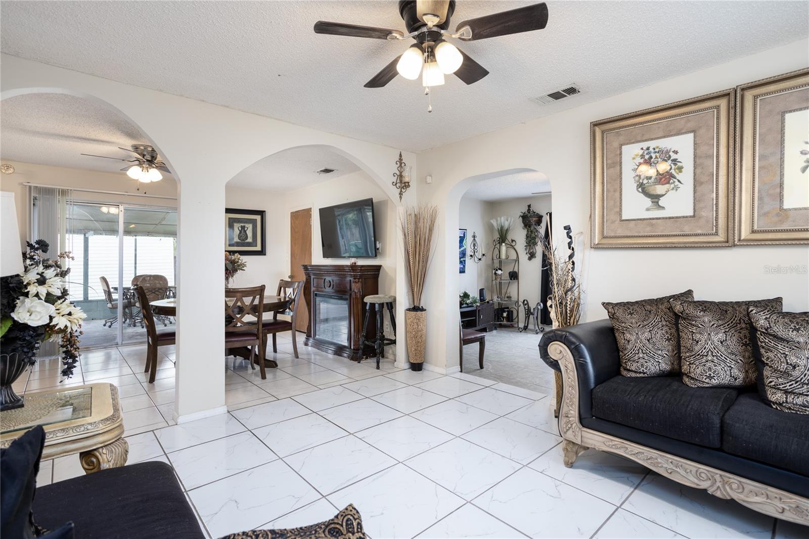 CATALINA VILLAGE - Residential