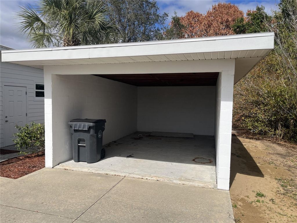 Photo of 930 W Main Street, Avon Park, FL 33825 (MLS # L4959655)