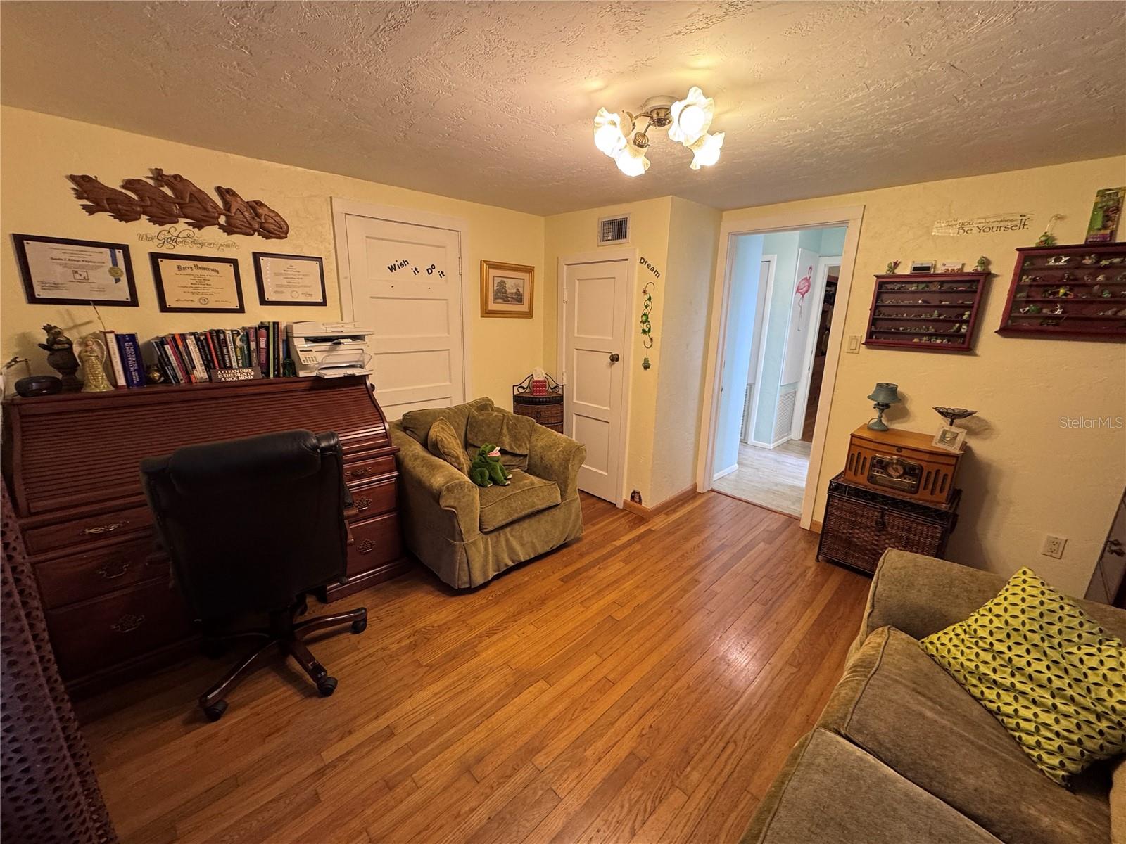 GOLDEN AGE VILLAS - Commercial Sale