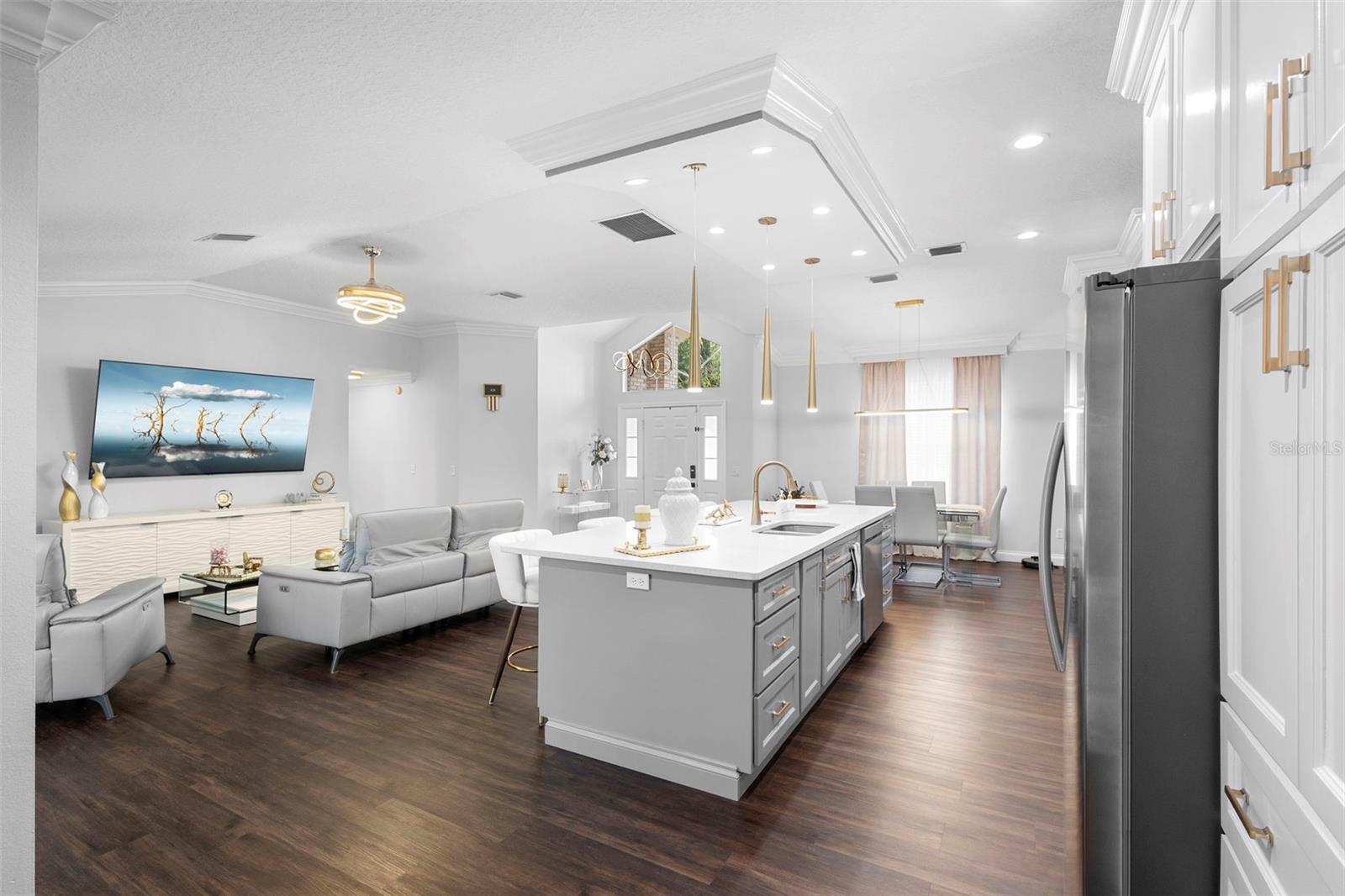 KENSINGTON ESTATES - Residential