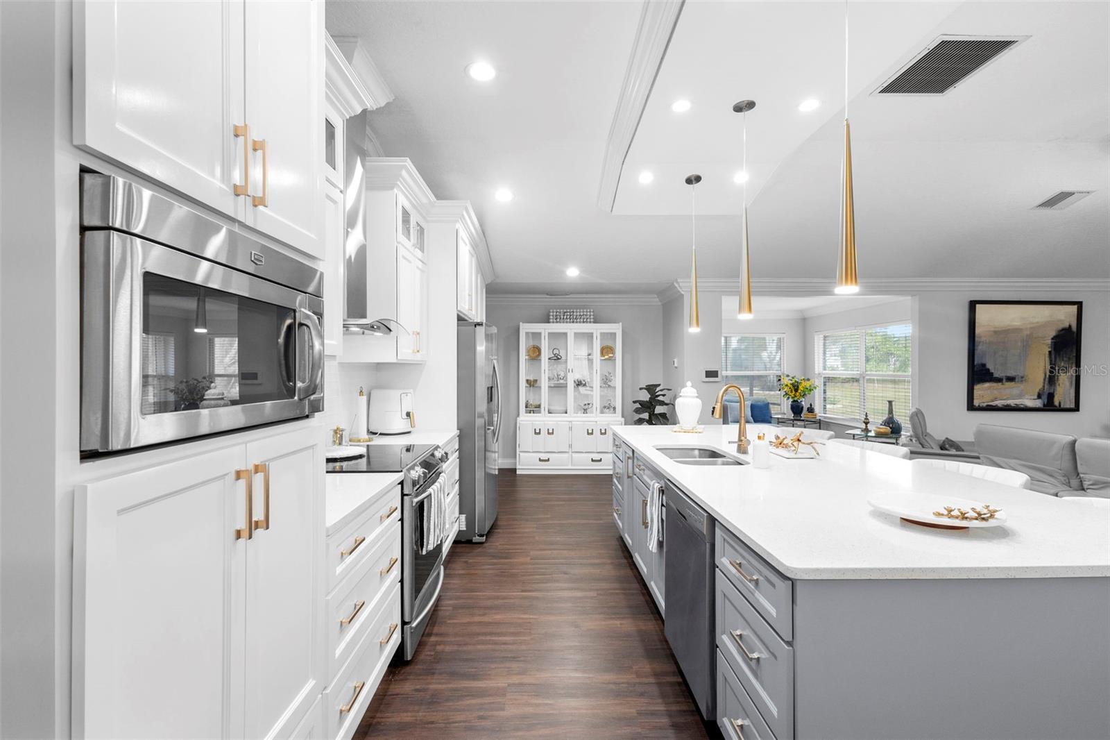 KENSINGTON ESTATES - Residential