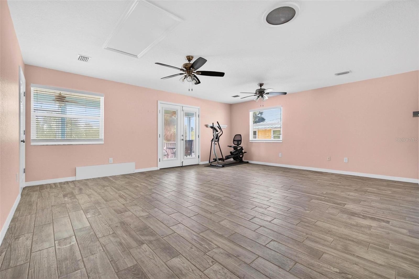 BOCA CEIGA PARK - Residential Income