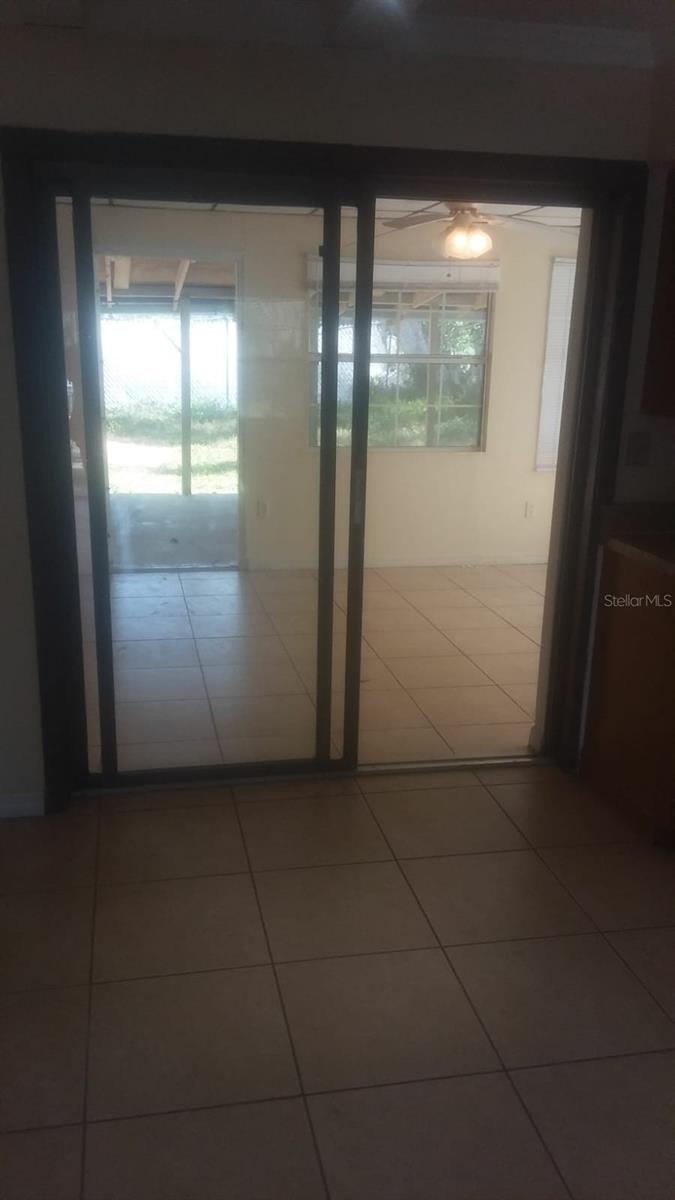 LAKE HARRIET ESTATES - Residential Lease