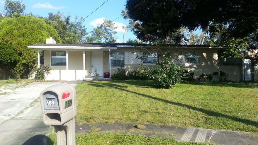 Nice 1 story, single family home with large fenced yard. Great schools and location. Check it out!!