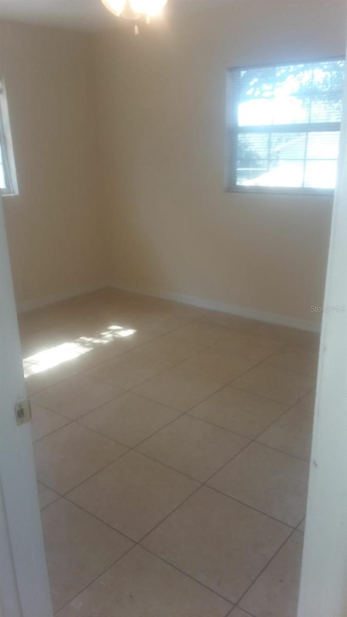 LAKE HARRIET ESTATES - Residential Lease