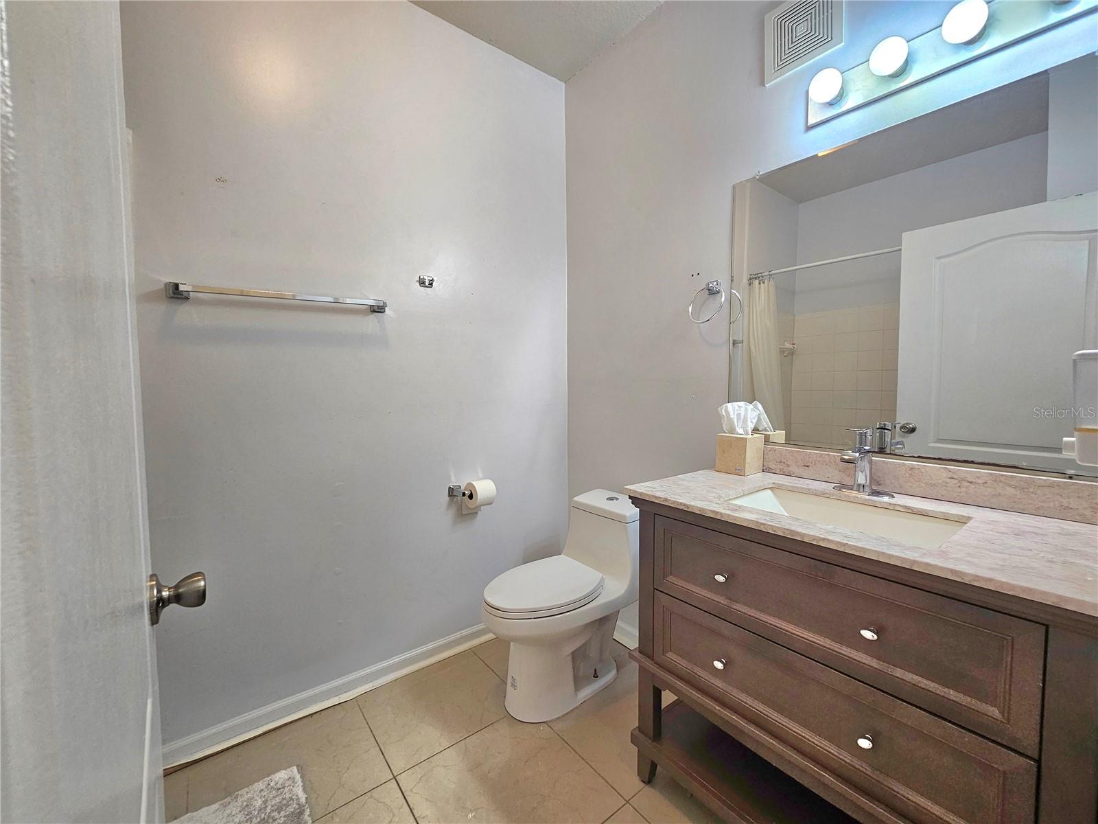 THE VILLAS CONDO - Residential