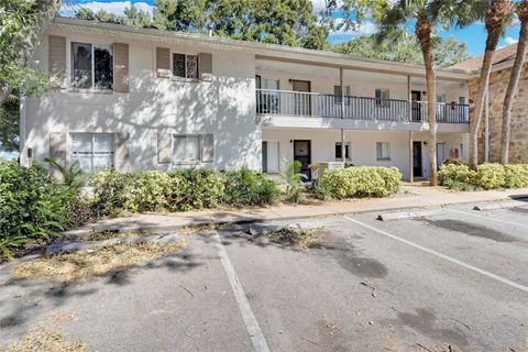 A home in WINTER HAVEN