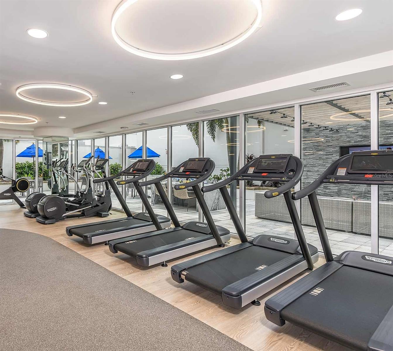 PARAMOUNT/LK EOLA - Residential Lease