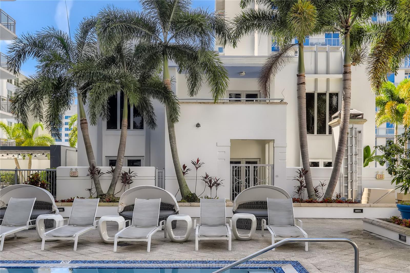 PARAMOUNT/LK EOLA - Residential Lease