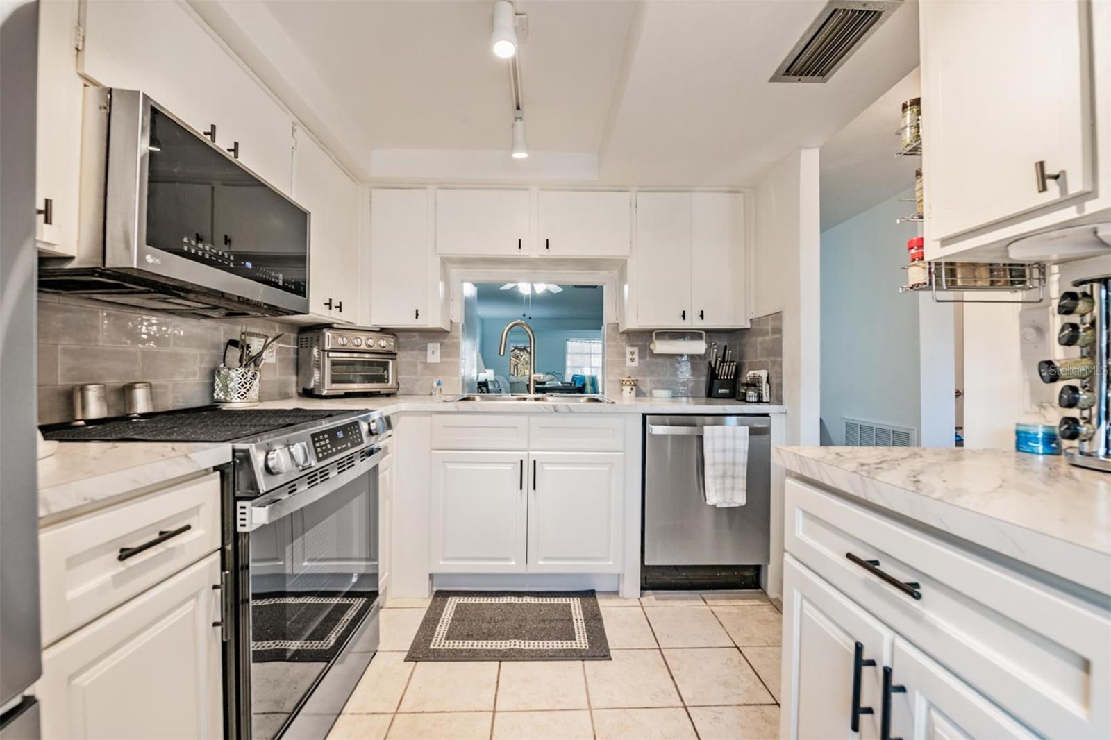 GARDENS BEACON SQUARE - Residential