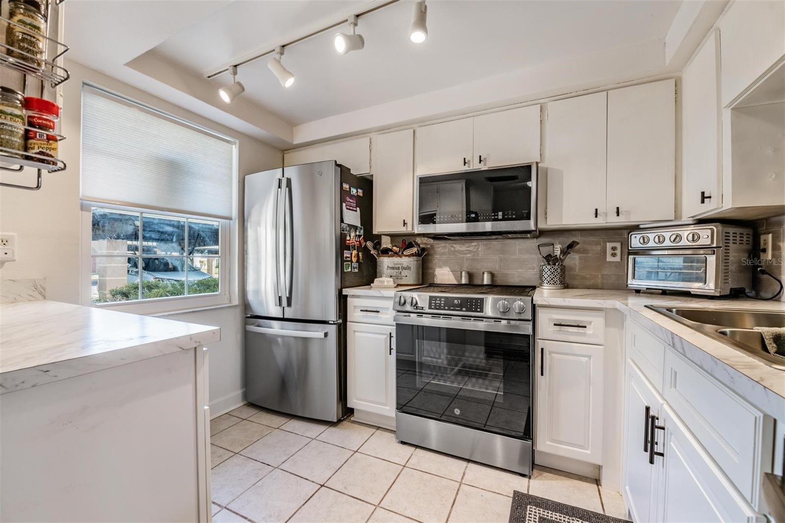 GARDENS BEACON SQUARE - Residential