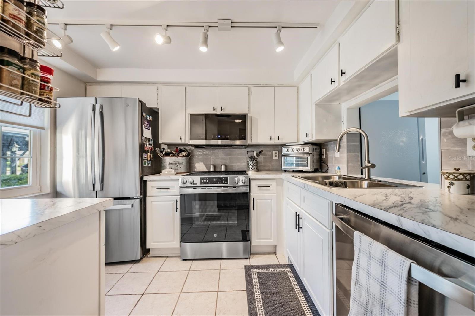 GARDENS BEACON SQUARE - Residential