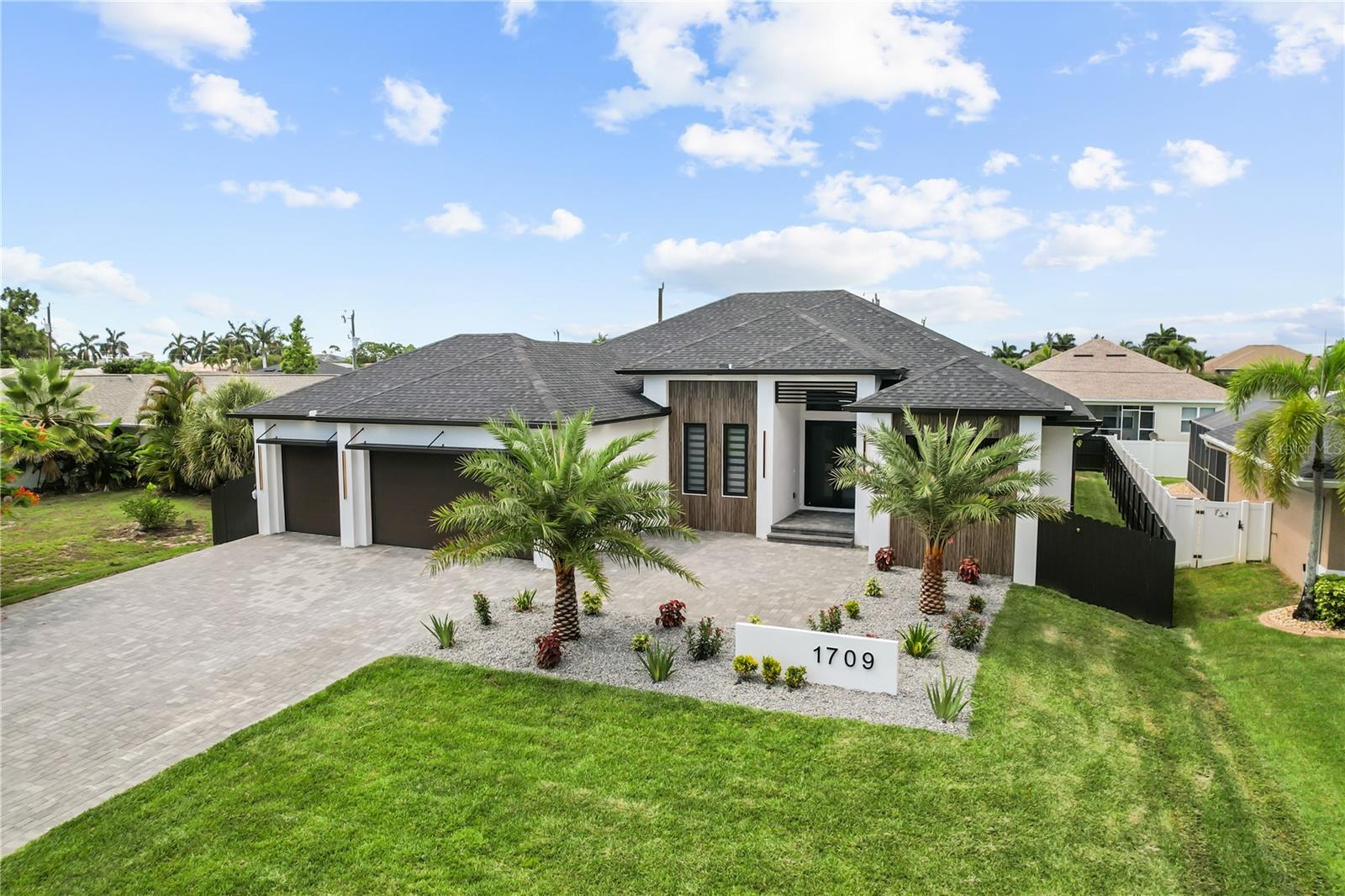 1709 SW 43RD LANE