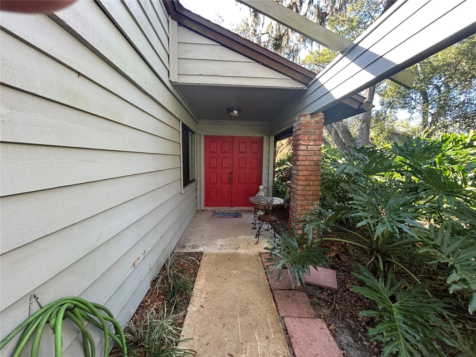 906 VILLAGE GREEN ROAD