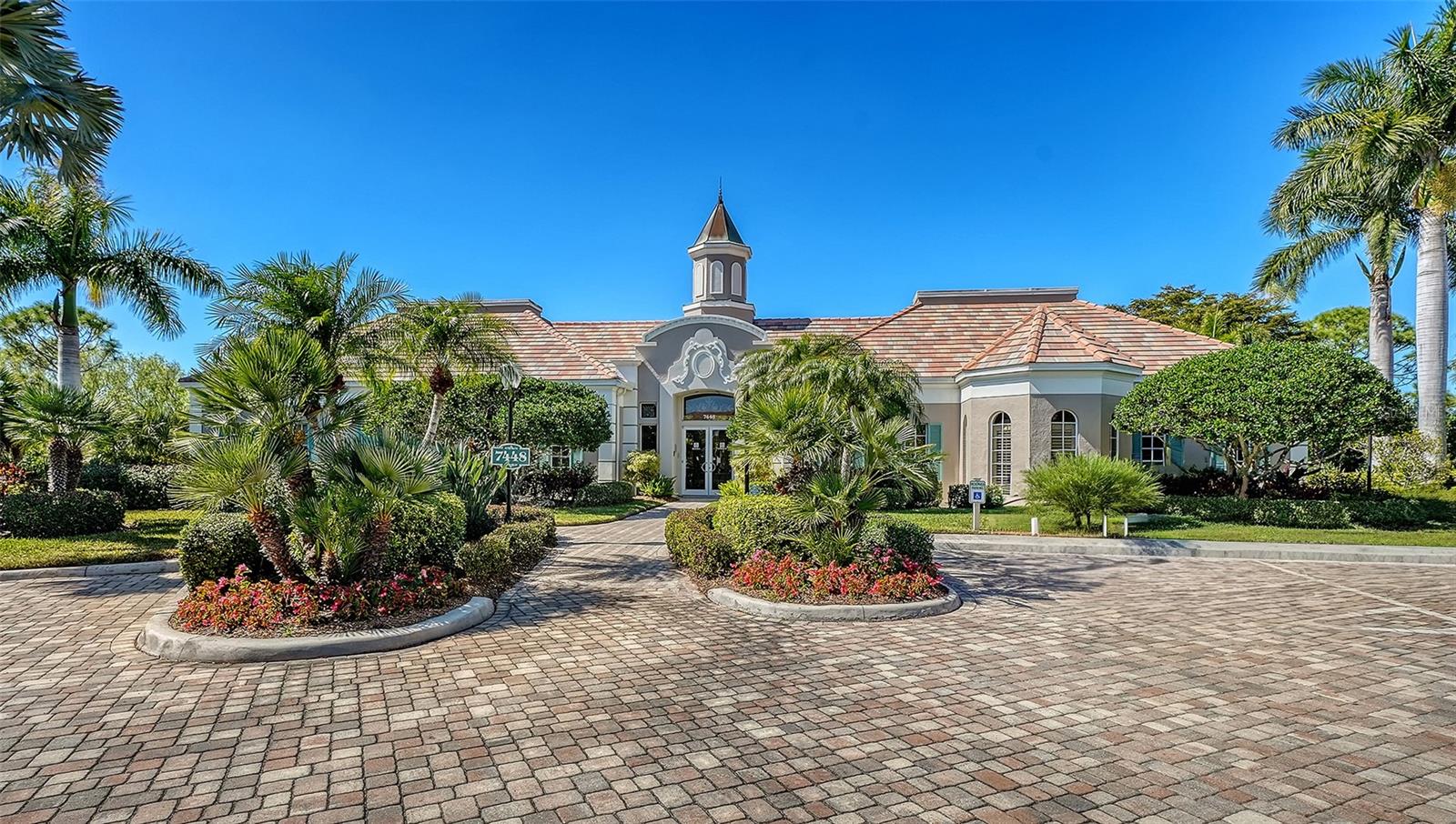 BOTANICA PARISIENNE GARDENS - Residential