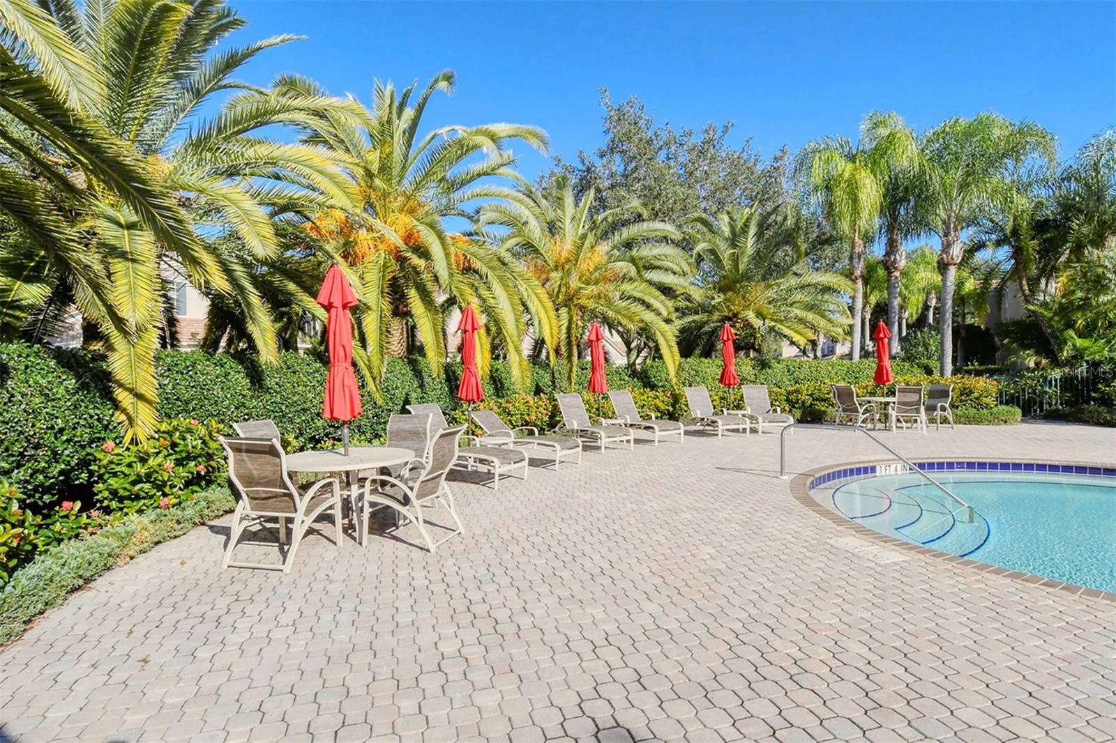 BOTANICA PARISIENNE GARDENS - Residential