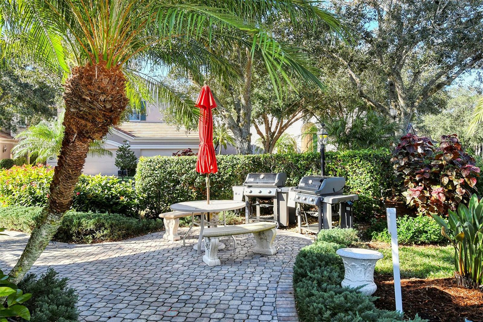 BOTANICA PARISIENNE GARDENS - Residential